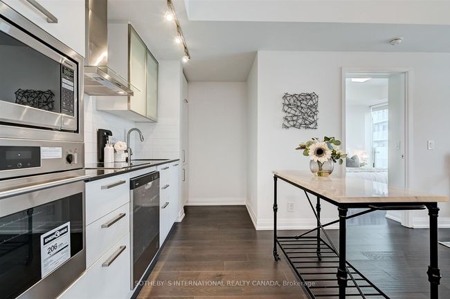 4706 - 14 York St, Condo with 2 bedrooms, 1 bathrooms and null parking in Toronto ON | Image 6