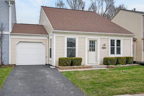 1030 Perry Dr, Algonquin, IL, 60102-3151 | Card Image