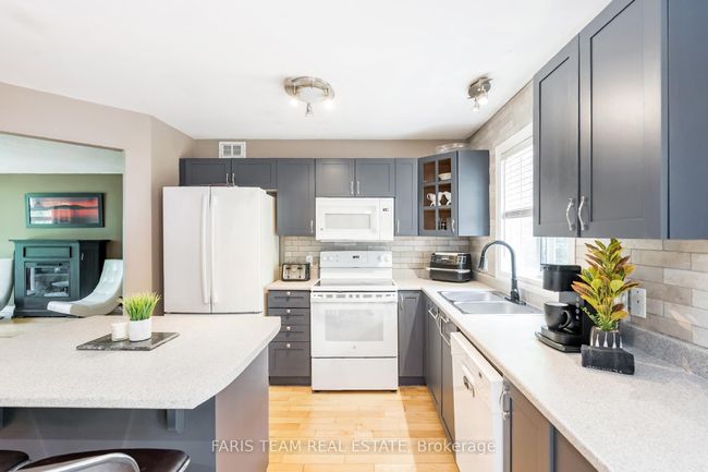 85 Fulsom Cres, House other with 2 bedrooms, 2 bathrooms and 8 parking in Sebright ON | Image 5