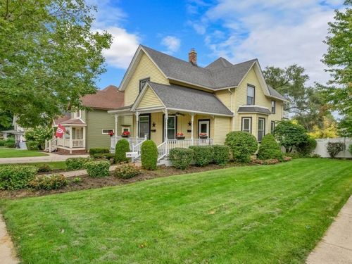 202 N 5th St, St. Charles, IL, 60174-3181 | Card Image