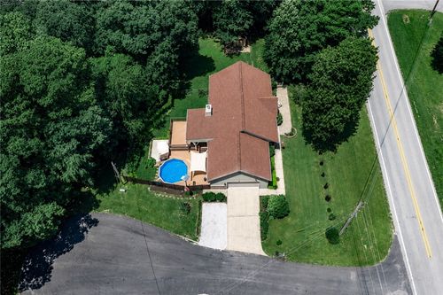 2 Saint Neots Ln, Bella Vista, AR, 72714-2502 | Card Image