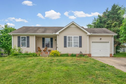 3220 N Senseney Cir, Clarksville, TN, 37042-4654 | Card Image