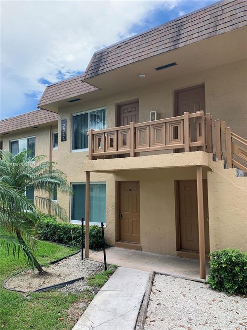 apt-104-2511 Nw 39th Ter, Lauderdale Lakes, FL, 33311-1016 | Card Image