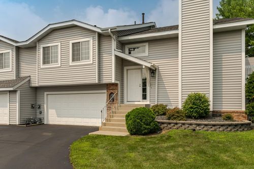 2822 Riverwood Ln Nw, Rochester, MN, 55901-2369 | Card Image