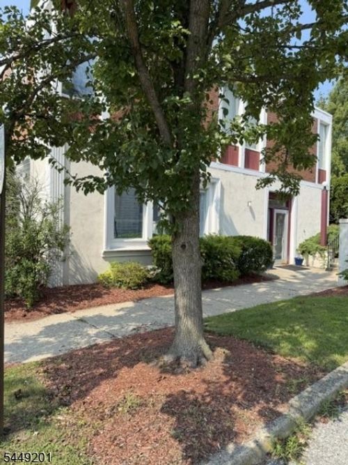 97 Main St, Newton, NJ, 07860-2089 | Card Image