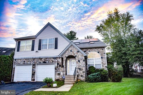 303 Laura Ln, PHILADELPHIA, PA, 19116-1600 | Card Image