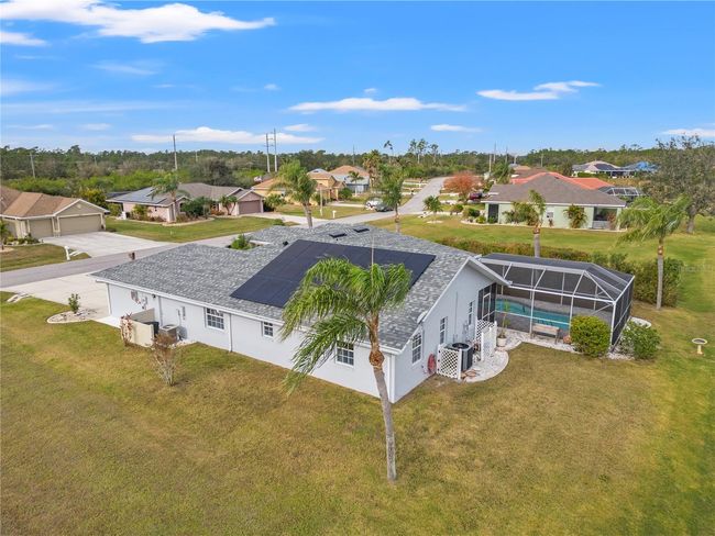 12950 Sw Pembroke Cir S, House other with 3 bedrooms, 2 bathrooms and null parking in LAKE SUZY FL | Image 5