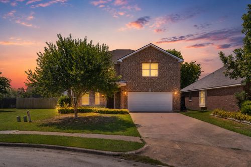 141 Toma Hawk Dr, Greenville, TX, 75402-2802 | Card Image