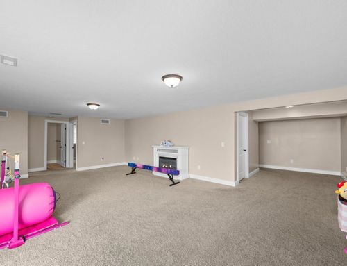 67 Cobblestone Ln, Le Claire, IA, 52753-9249 | Card Image