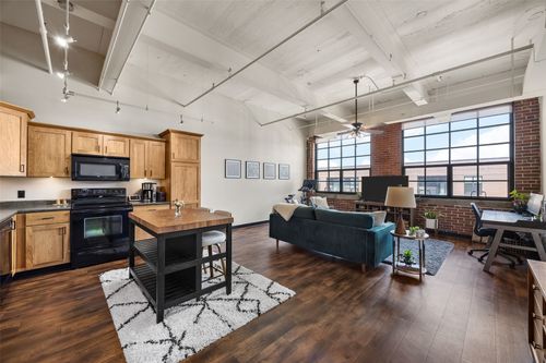 412-905 3rd St Se, Cedar Rapids, IA, 52401-2345 | Card Image