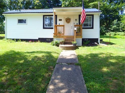 1436 Saint John St, Zanesville, OH, 43701-5018 | Card Image