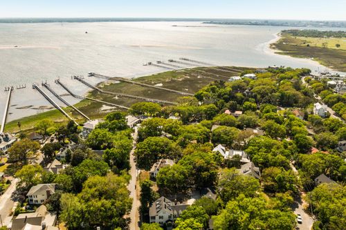 122 Mary St, Mount Pleasant, SC, 29464-4316 | Card Image