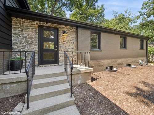 600 Eton Dr, North Barrington, IL, 60010-2019 | Card Image