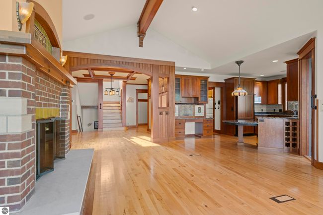 12305 3 Rd St, House other with 5 bedrooms, 4 bathrooms and null parking in Kewadin MI | Image 12