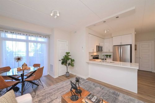 102-610 Farmstead Dr, Milton, ON, L9T8X5 | Card Image