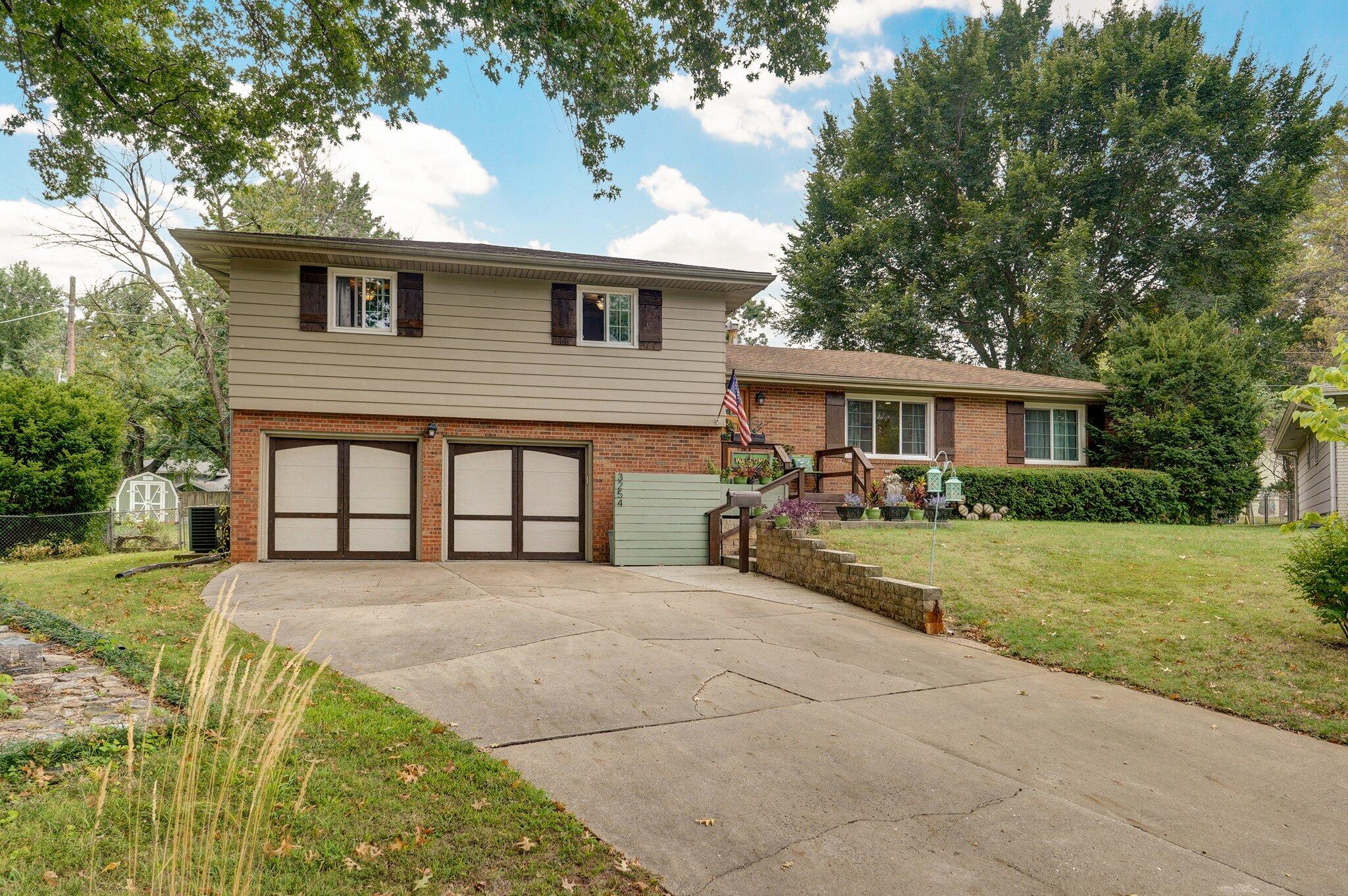Bellhurst Ct, Springfield, MO 65804