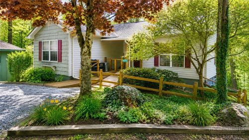 32 Yarrow Cir, Newland, NC, 28657-8158 | Card Image