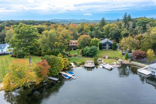 16 W Lake Blvd, Mahopac, NY, 10541-3133 | Card Image