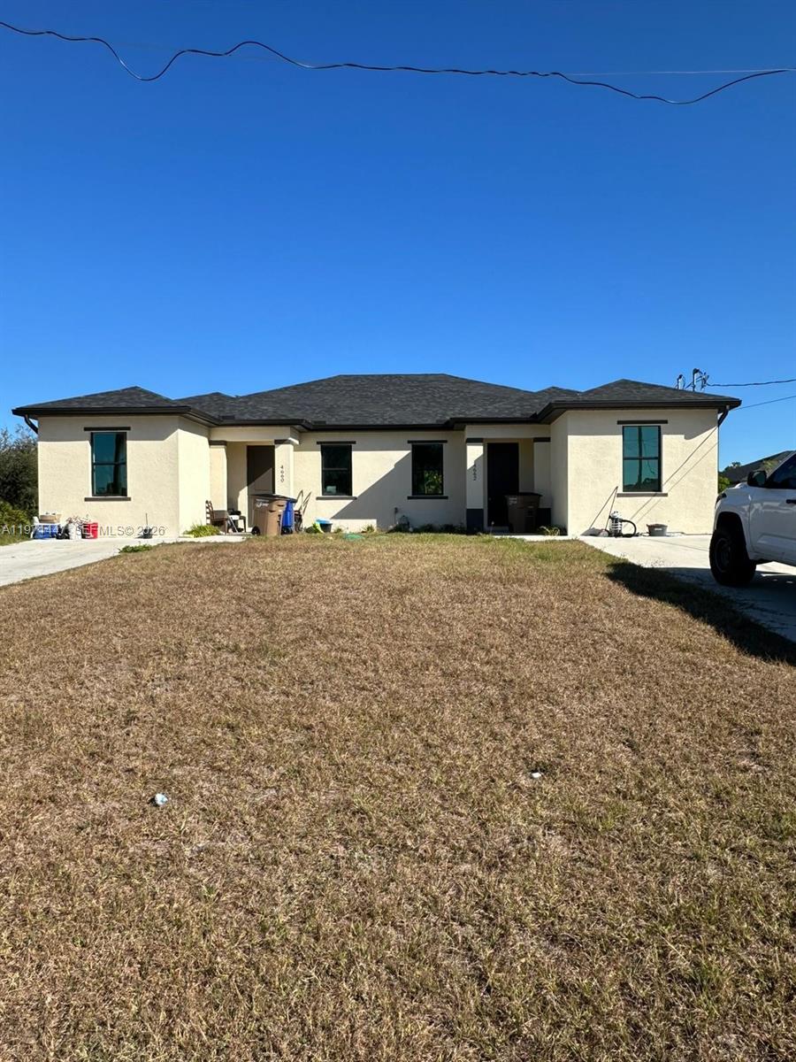 Residential Lease in Lehigh Acres
