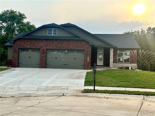 4519 Bruin Ln, Glen Carbon, IL, 62034-8501 | Card Image