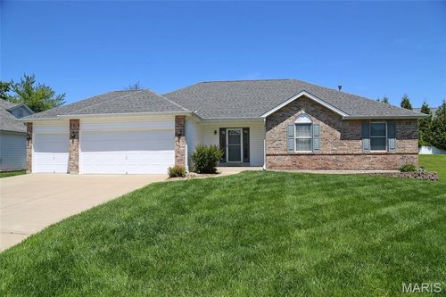204 Jacobs Way, Saint Peters, MO, 63376-7803 | Card Image