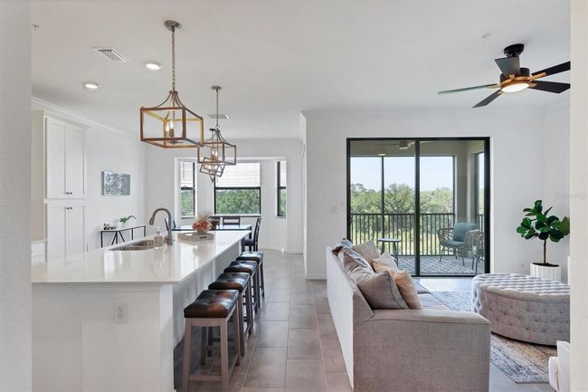 UNIT-405 - 18114 Gawthrop Dr, Condo with 2 bedrooms, 2 bathrooms and null parking in BRADENTON FL | Image 5