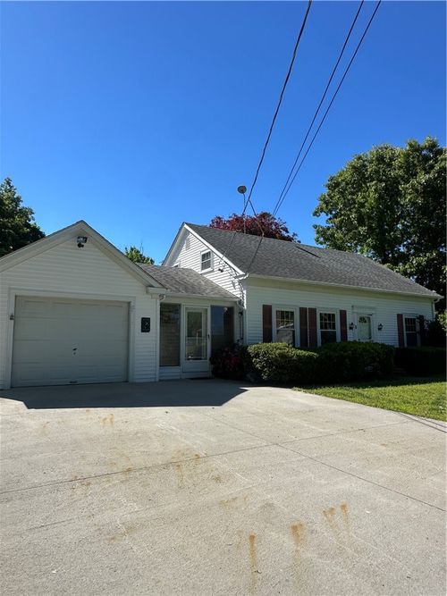 6 Church St, Greenville, RI, 02828-1710 | Card Image