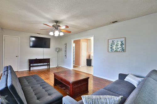 2109 Collins Ave, Abilene, TX, 79603-1813 | Card Image
