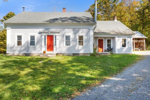 21 County Rd, Pownal, VT, 05261-9547 | Card Image