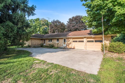 3880 Park Rd, Eau Claire, MI, 49111-8401 | Card Image