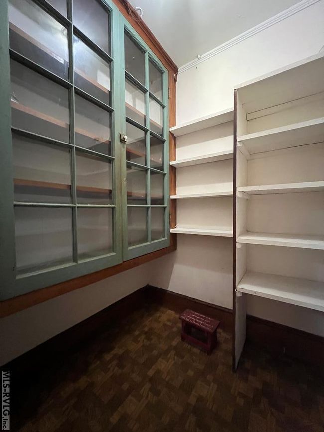 Walk-in Pantry | Image 31