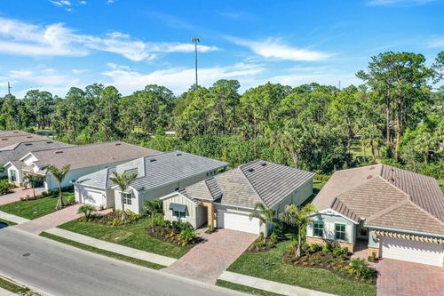 315 Tamarindo Ln, NAPLES, FL, 34114-8358 | Card Image