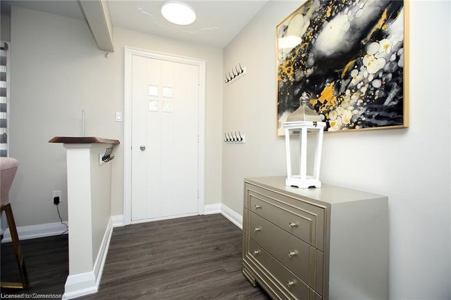 15 First St, House other with 4 bedrooms, 2 bathrooms and 5 parking in Waterdown ON | Image 4