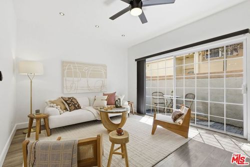 122-11110 Camarillo St, Toluca Lake, CA, 91602-1602 | Card Image