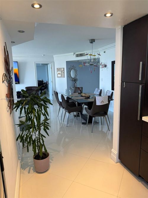 ph01-3300 Ne 192nd St, Aventura, FL, 33180-2427 | Card Image