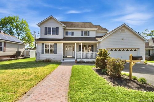 18 Barrett Pl, Beacon, NY, 12508-1502 | Card Image