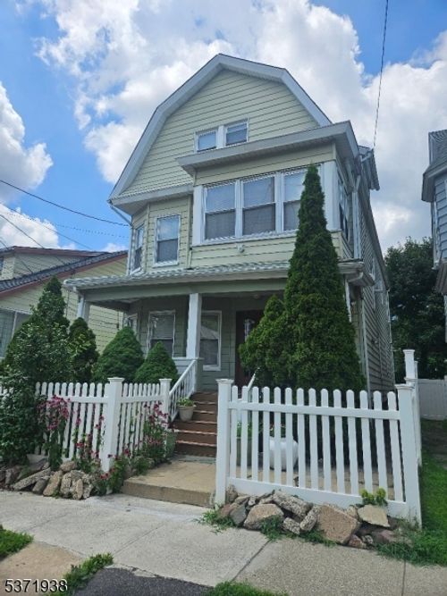 11 S Valley Rd, West Orange, NJ, 07052-4562 | Card Image