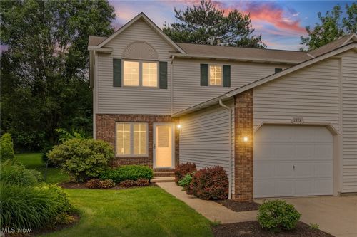 1818 Hobbits Way, Brunswick, OH, 44212-4817 | Card Image
