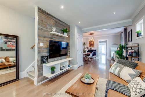 138 Woodmount Ave, East York, ON, M4C3Y8 | Card Image