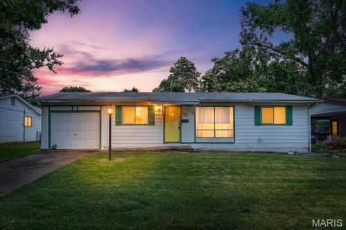 305 Imperial Dr, Hazelwood, MO, 63042-1822 | Card Image