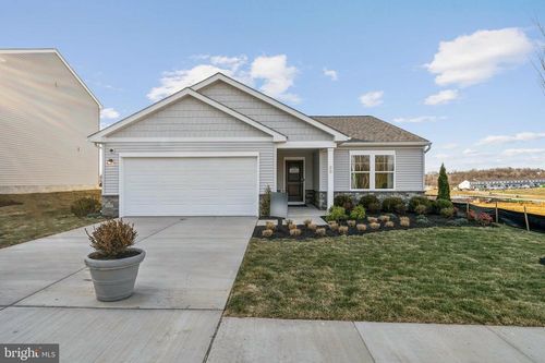 28 Empire Ln, CHARLES TOWN, WV, 25414-6319 | Card Image
