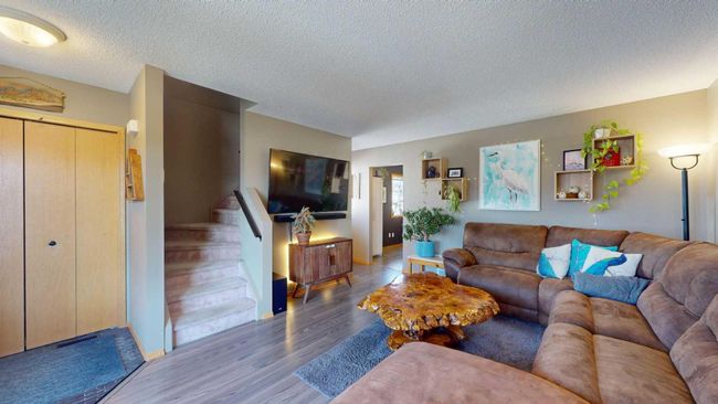 2 - 6408 Bowwood Drive Nw, Home with 2 bedrooms, 1 bathrooms and 1 parking in Calgary AB | Image 8