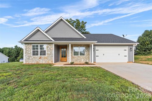 160 Tranquility Ln, Harmony, NC, 28634-9349 | Card Image