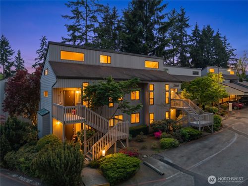 4-10919 Ne 35th Pl, Bellevue, WA, 98004-7612 | Card Image