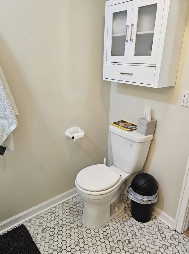 downstairs bath | Image 32