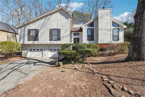 8555 Colony Club Dr, Johns Creek, GA, 30022-6800 | Card Image