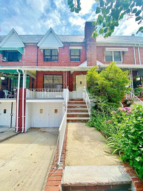 28-29 50th St, Woodside, NY, 11377-7812 | Card Image