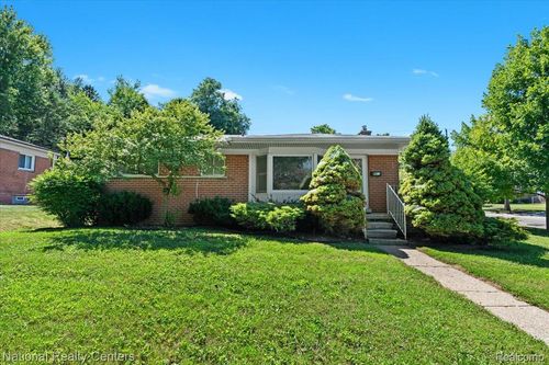 861 Squire Ln, Milford, MI, 48381-1785 | Card Image