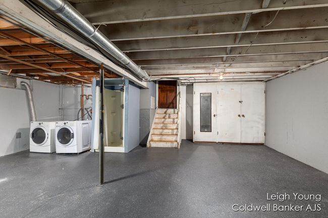 Laundry/Storage | Image 34