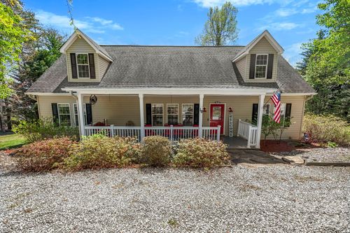 10 Eagle Dr, Hendersonville, NC, 28792-8703 | Card Image